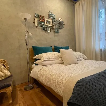 Spacious 4br/2ba Next To Park *