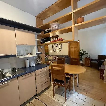 Spacious 4br/2ba Next To Park *