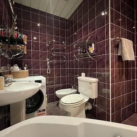 Spacious 4br/2ba Next To Park Apartment